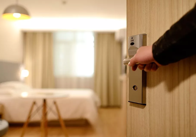 酒店管理軟件與硬件 優缺點互補，共筑高效運營